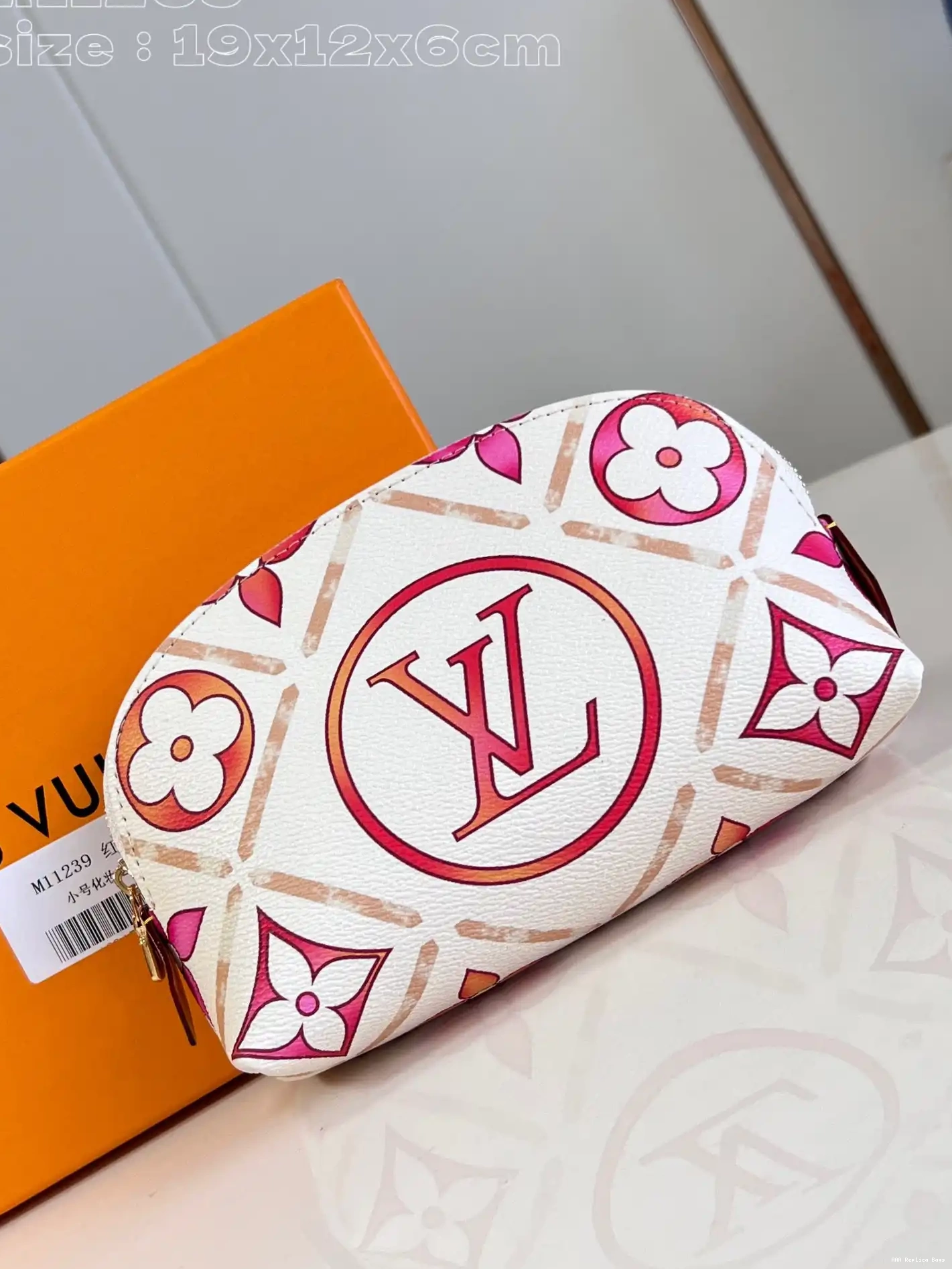 Aaa replica bags Pochette Vuitton Louis Cosmétique PM 0616